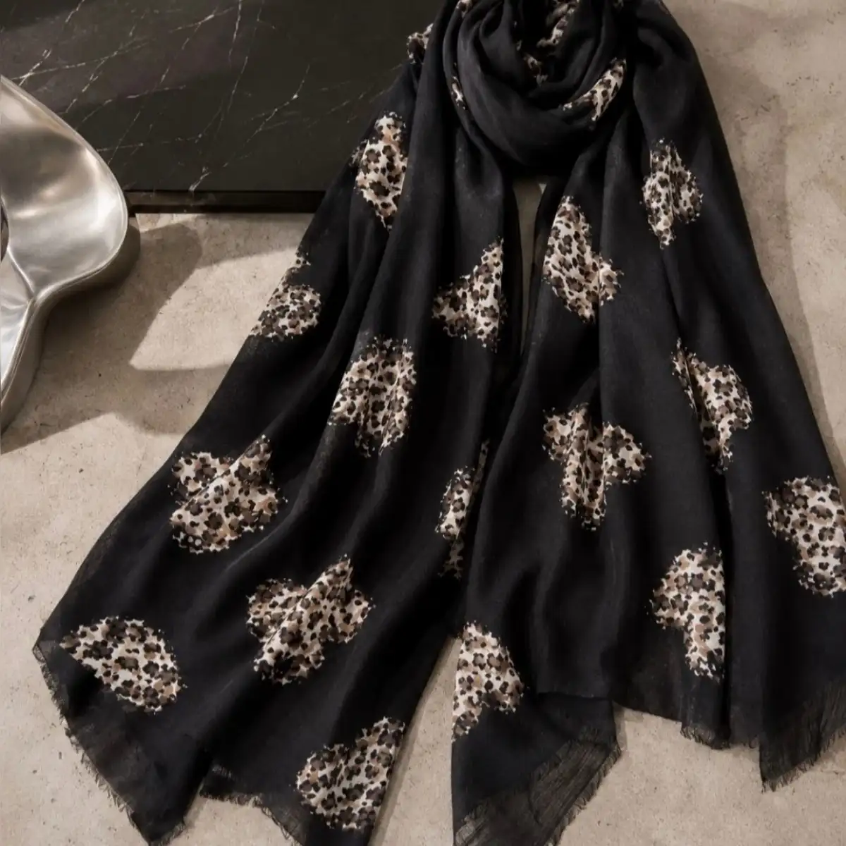 FOULARD COEURS LEO