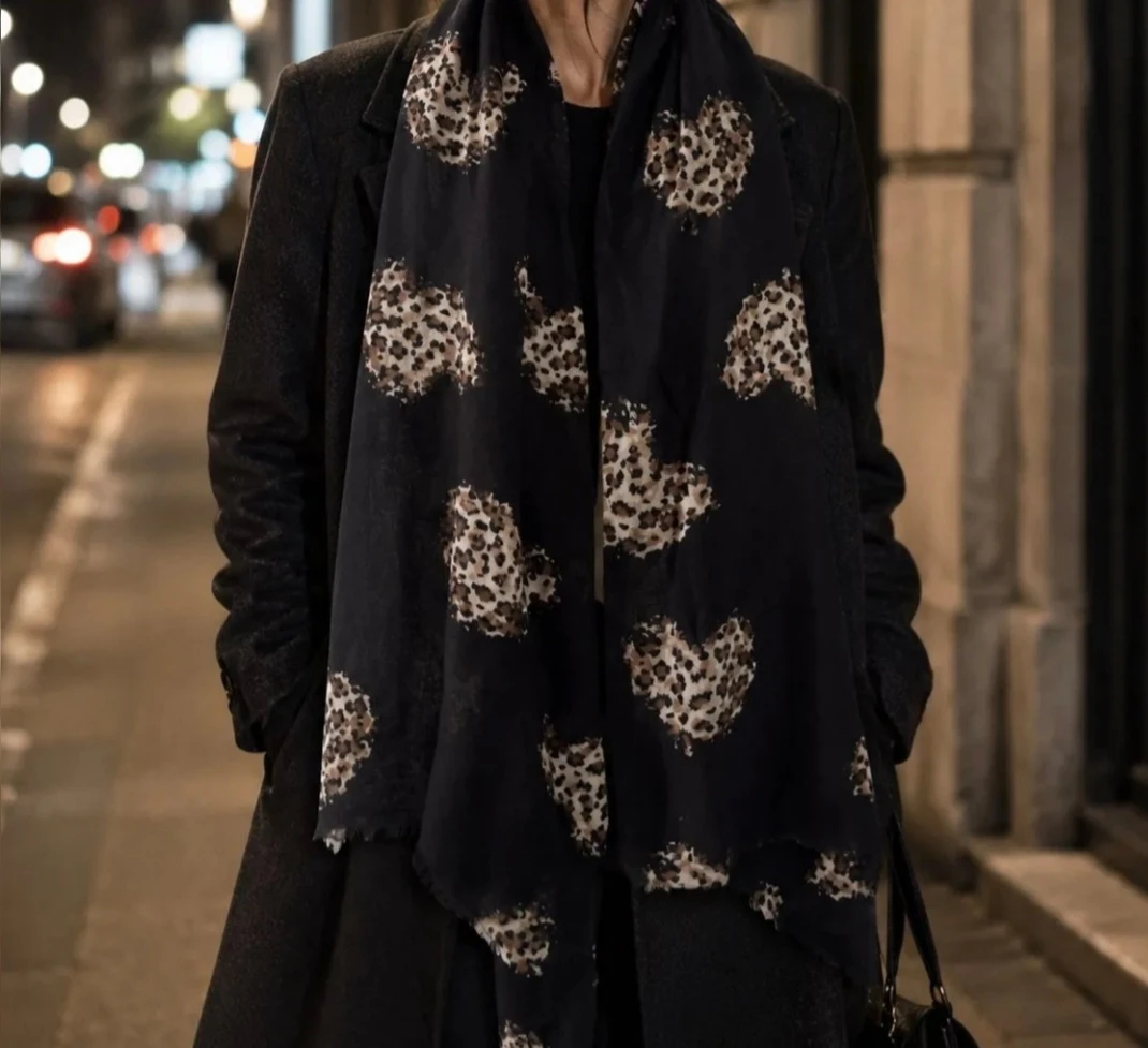 FOULARD COEURS LEO
